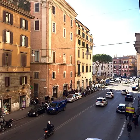 Pantheon Hotel 2*